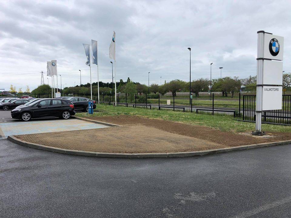 Gazon sur plaque stabilisatrice BMW à Petite-Fôret