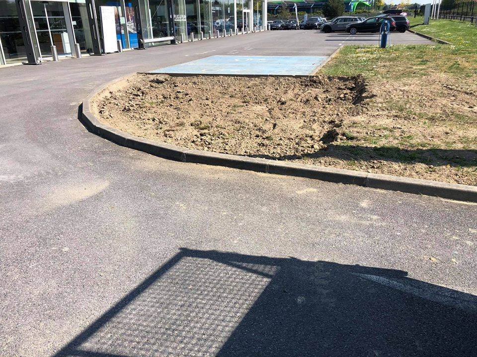 Gazon sur plaque stabilisatrice BMW à Petite-Fôret