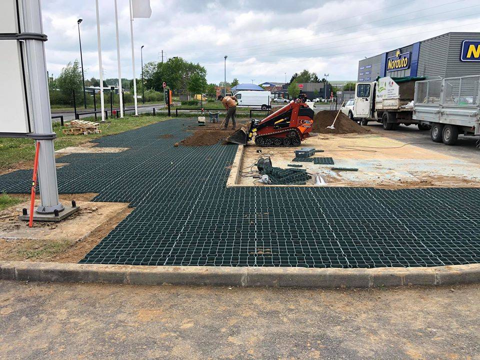 Gazon sur plaque stabilisatrice BMW à Petite-Fôret