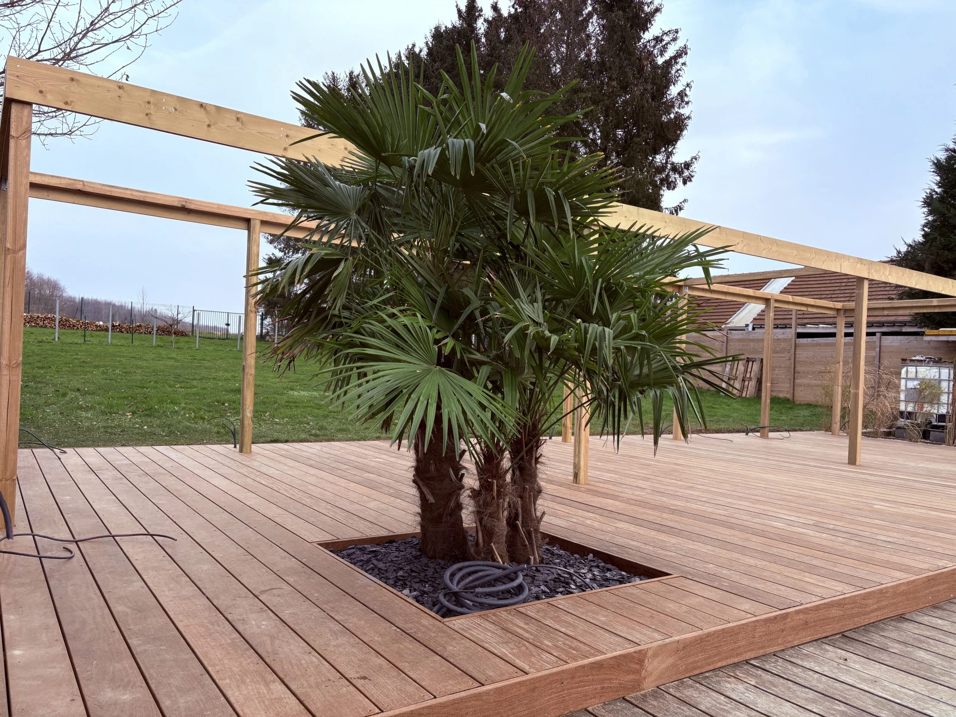 terrasse bois exotique et pergola Wargnies le petit