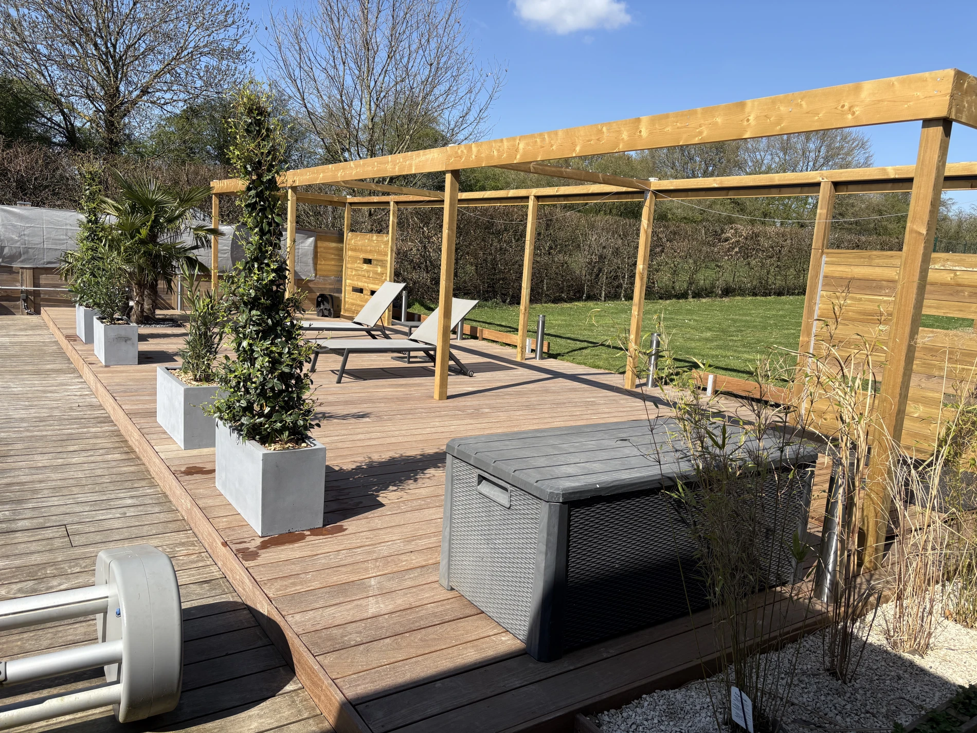 terrasse bois exotique et pergola Wargnies le petit